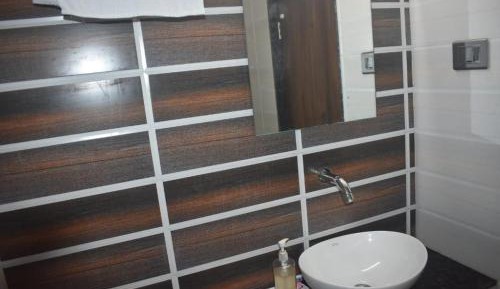 Room #1475297601