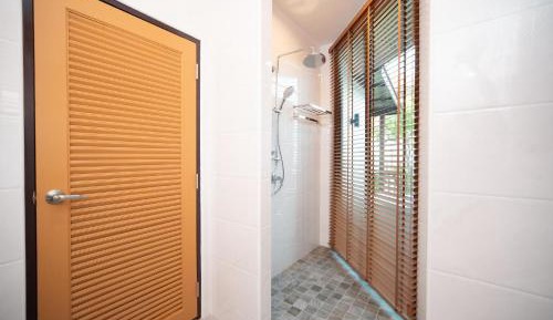 Room #1475268005