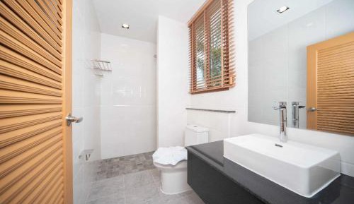 Room #1475268004