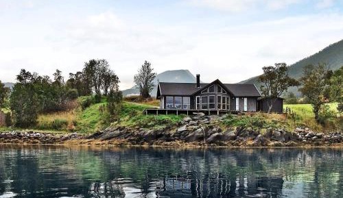 Five-Bedroom Holiday Home