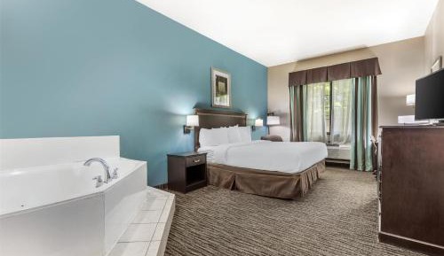 King Suite with Jacuzzi - Non-Smoking