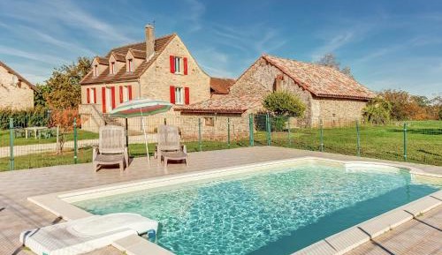 Three-Bedroom Holiday Home 