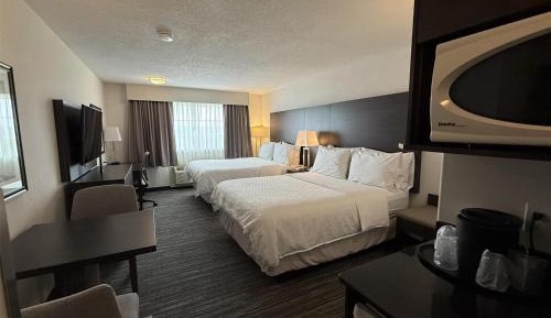 Queen Room with Two Queen Beds - Non-Smoking