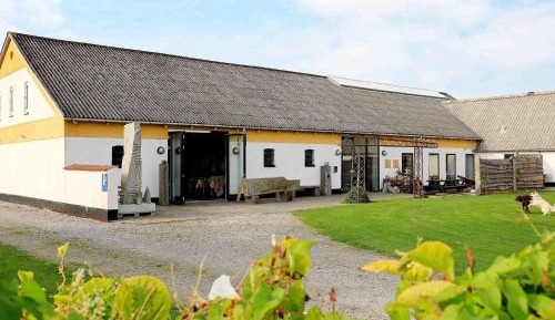 Ten-Bedroom Holiday Home
