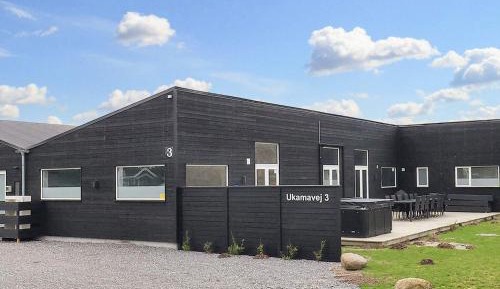 Eight-Bedroom Holiday Home