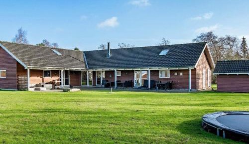 Eight-Bedroom Holiday Home