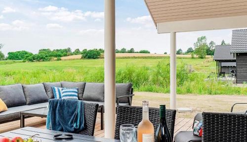 Six-Bedroom Holiday Home