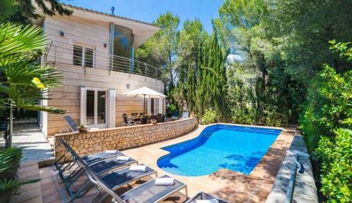 Four-Bedroom Holiday Home