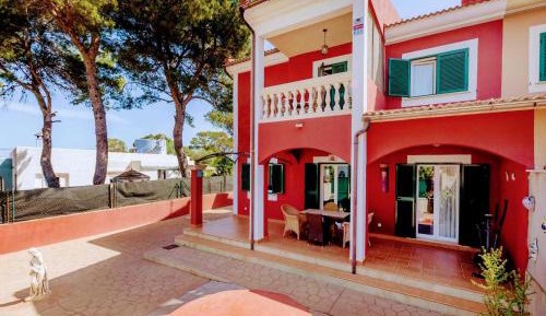 Three-Bedroom Holiday Home 