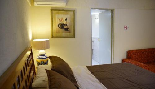 Deluxe Queen Room