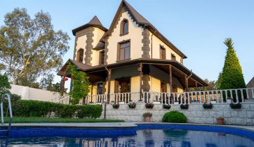 Three-Bedroom Holiday Home 