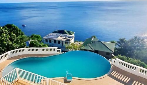 Two-Bedroom Apartment with Terrace and Sea View
