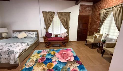 Deluxe Room (2 Adults + 1 Child)