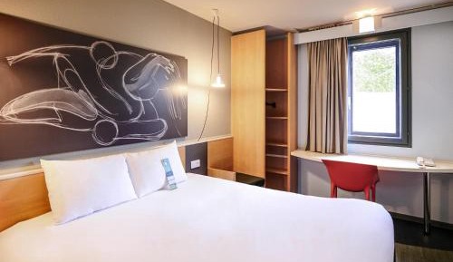 Standard Room with 1 Double Bed