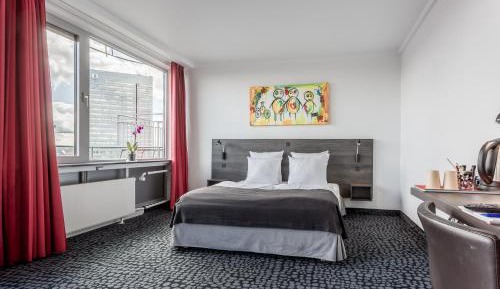 Classic Queen Room Four