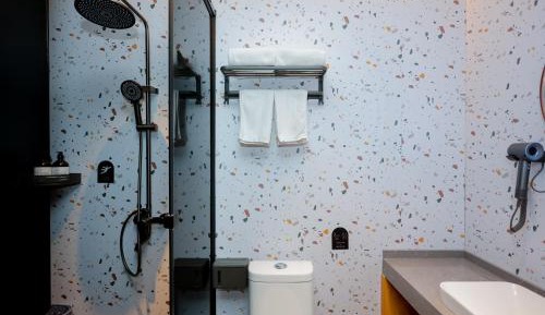 Double or Twin Room with Shower