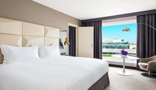 Prestige King Suite