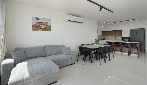 Four-Bedroom Apartment with Lake View