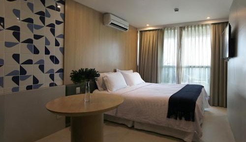 Deluxe One-Bedroom Apartment with City View