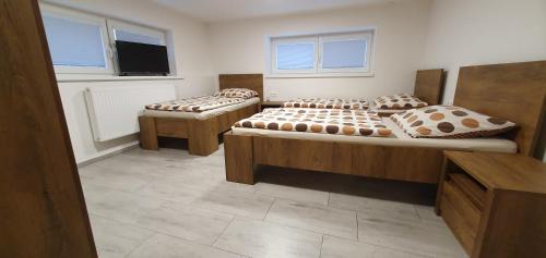 Economy Triple Room
