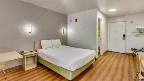 Double Room - Non-Smoking 