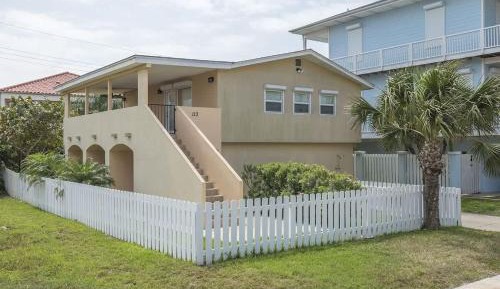 Four-Bedroom Holiday Home