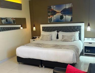 Deluxe Suite