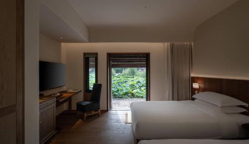 Twin Room with Bathroom