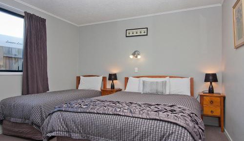 Colonial One-Bedroom Apartment