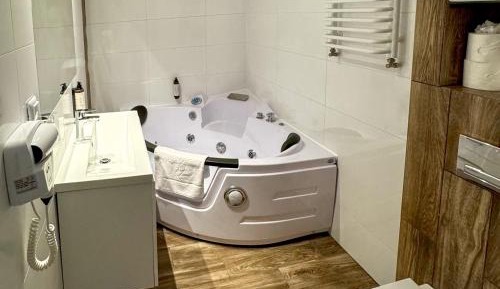 Twin Room with Bath