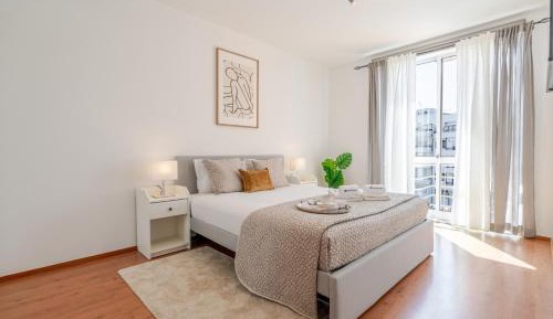 Two-Bedroom Deluxe Apartment with Balcony