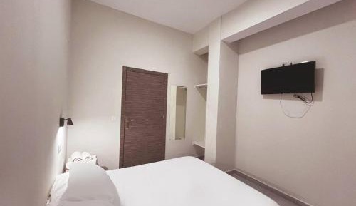 Single Room with Private Bathroom