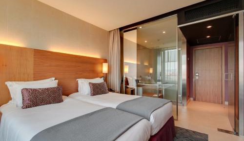 Double or Twin Room (1-2 Adults)