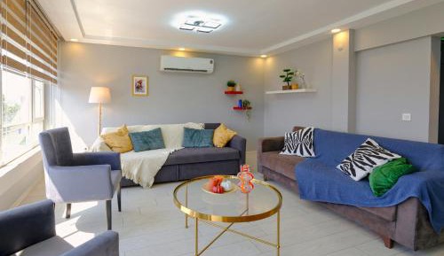 One-Bedroom Apartment with Sea View