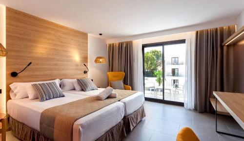 Junior Suite (2 Adults)