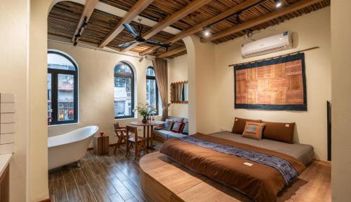 Studio with Spa Bath