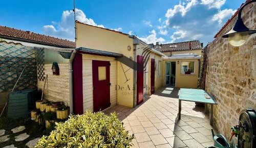 Four-Bedroom Holiday Home