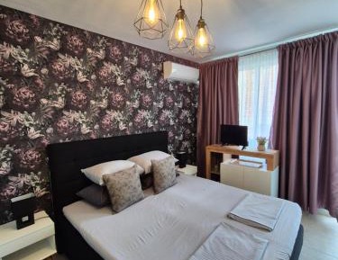 Queen Room with Balcony