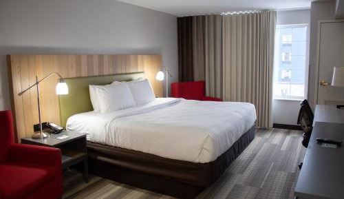 King Room with Wet Bar – Non-Smoking