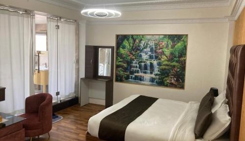 Deluxe King Room