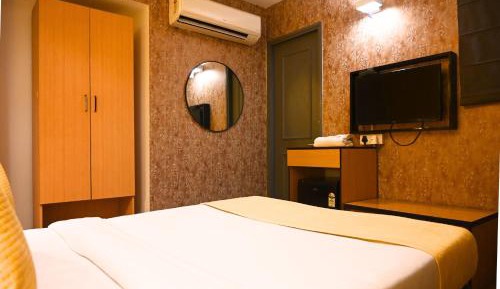 Deluxe Queen Room
