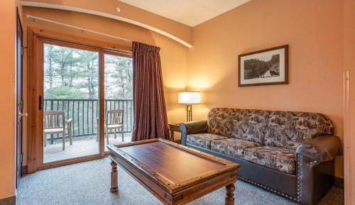 Junior Condo Suite with River View - Non-Smoking