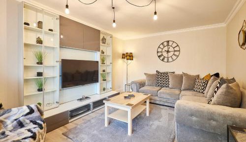 Four-Bedroom Holiday Home