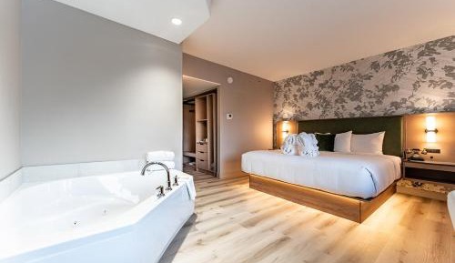 King Room with Whirlpool