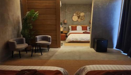 Deluxe Family Suite