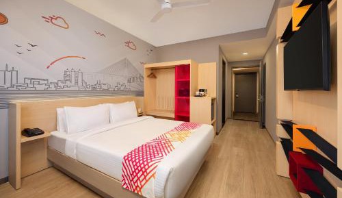 Luxe Queen Room