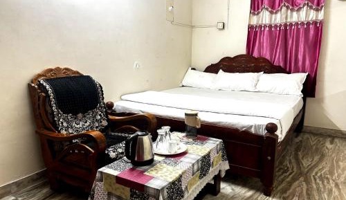 Deluxe Double Room (2 Adults + 1 Child)