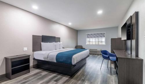 Deluxe King Room - Non-Smoking