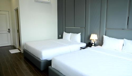 Quadruple Room with Private Bathroom
