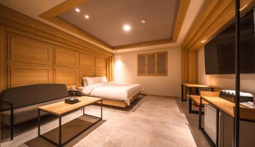Deluxe King Room